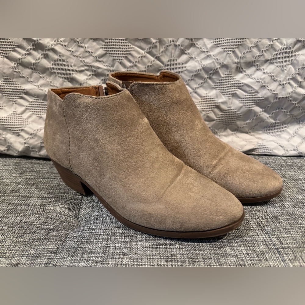Tan Faux-Suede Ankle Booties by Soda, Women’s Size 6/6.5 in Great Used Condition